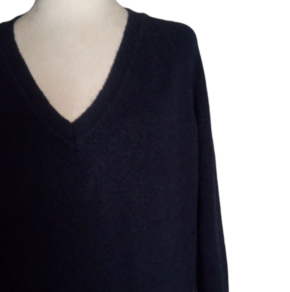 J. Crew Navy Blue V Neck Alpaca Wool Blend Knit Sweater Size Medium - Picture 4 of 7